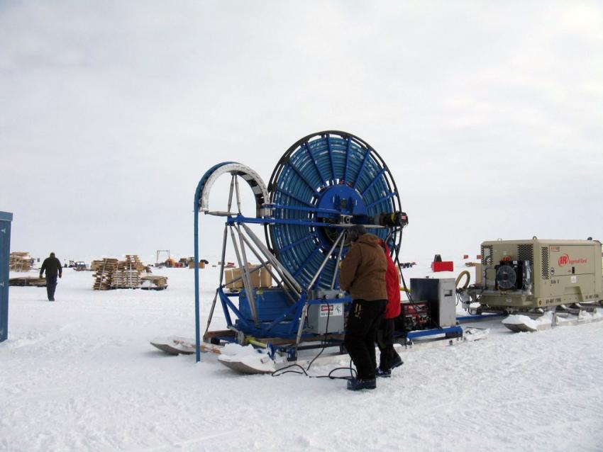 IDP driller Mike Jayred operates the RAM Drill at WAIS Divide, Antarctica, during the 2009-2010 field season to quickly produce shot holes for seismic investigations